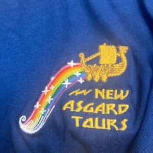 Marvel Thor Love & Thunder New Asgard Tours Rainbow 2022 T-shirt XL Disney Parks